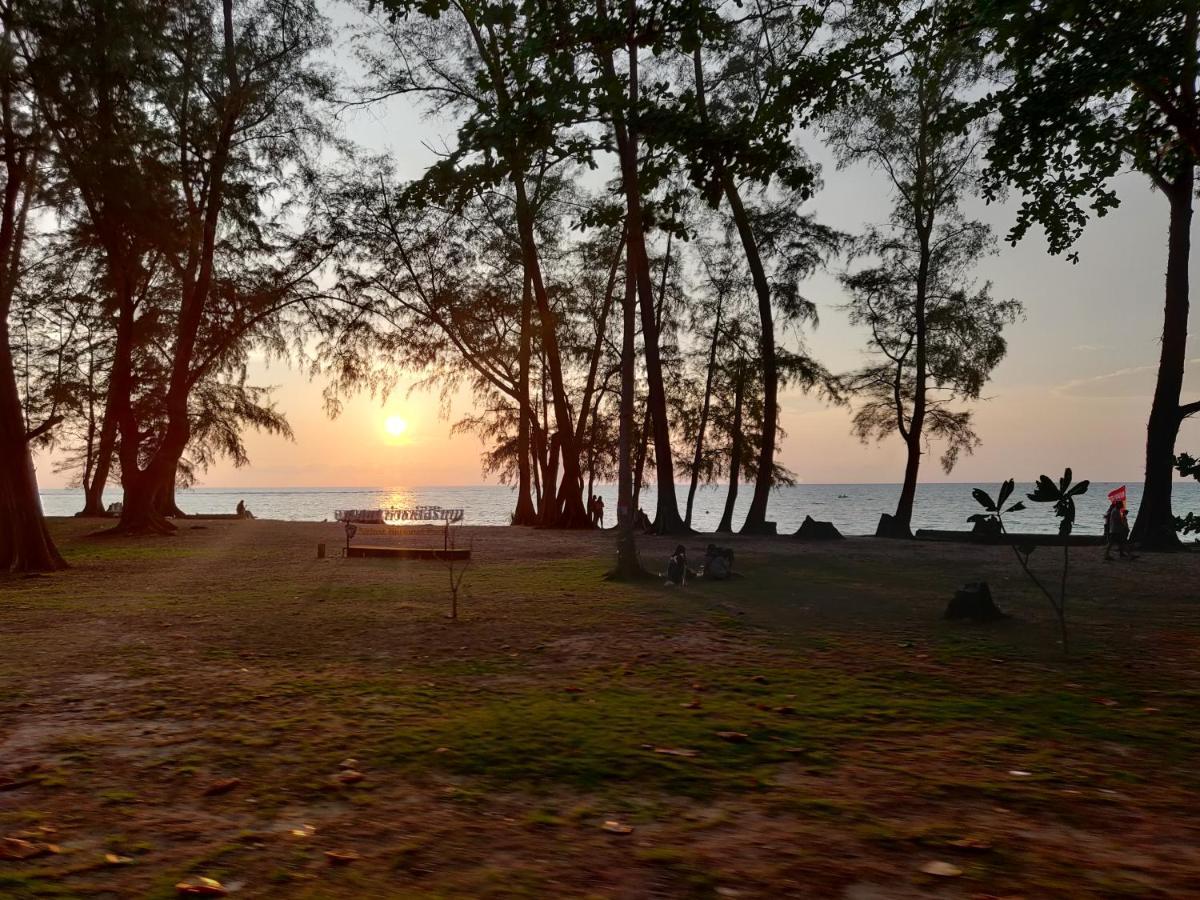 The Snug Airportel - Phuket Airport Nai Yang Beach エクステリア 写真